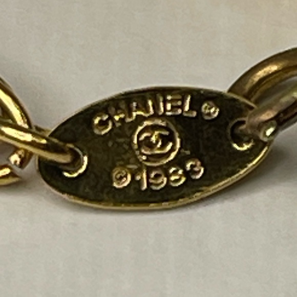 CHANEL CC Logo Gold Tone Bracelet - Picture 6 of 11